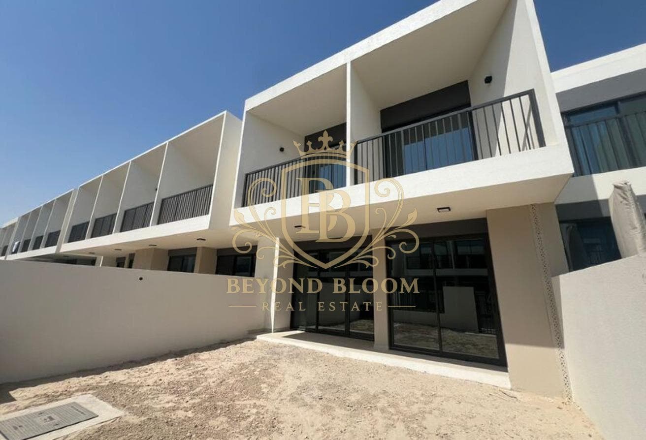 Three-bedroom villa at Maha Townhouses, Town Square