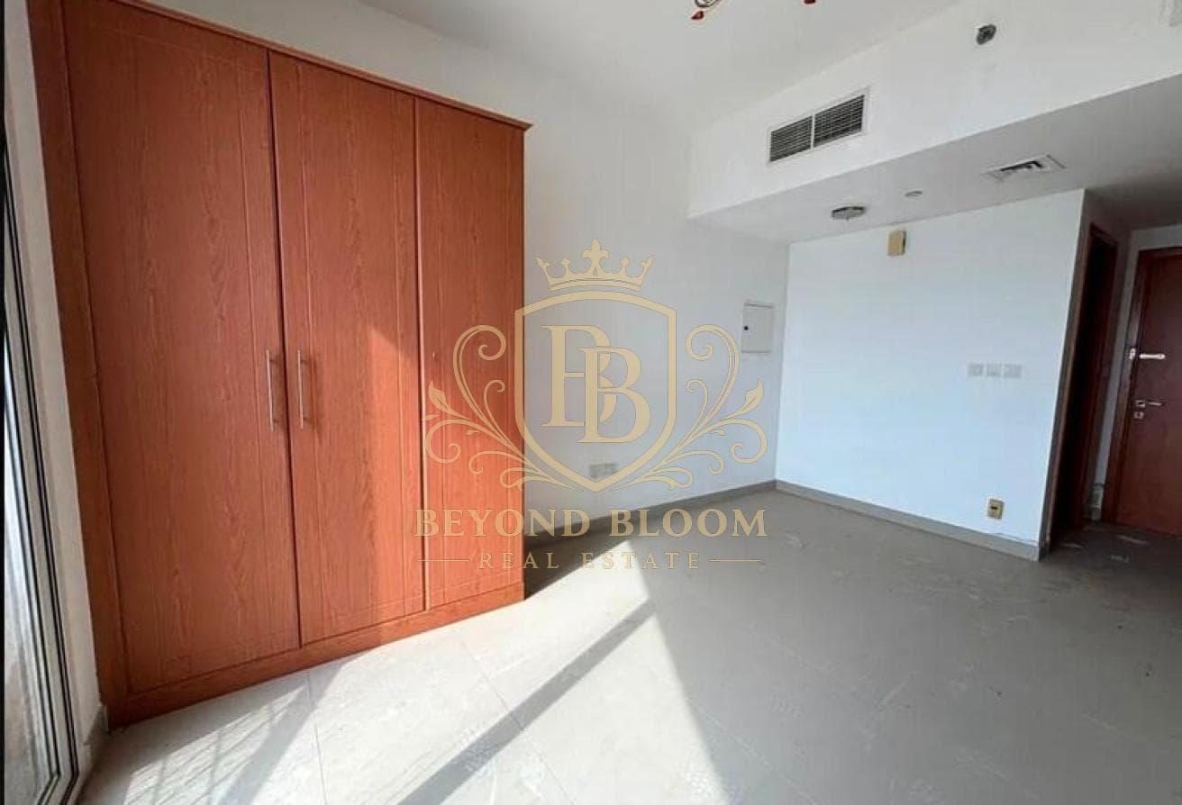 Studio apartment at Lakeside Tower D, Dubai Production City (IMPZ) — photo 3